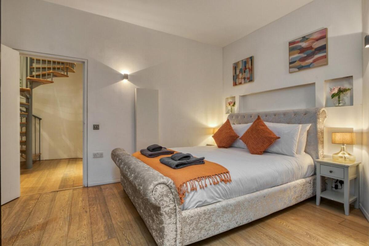 Kings Cross Award Winning 2 Bedroom House London